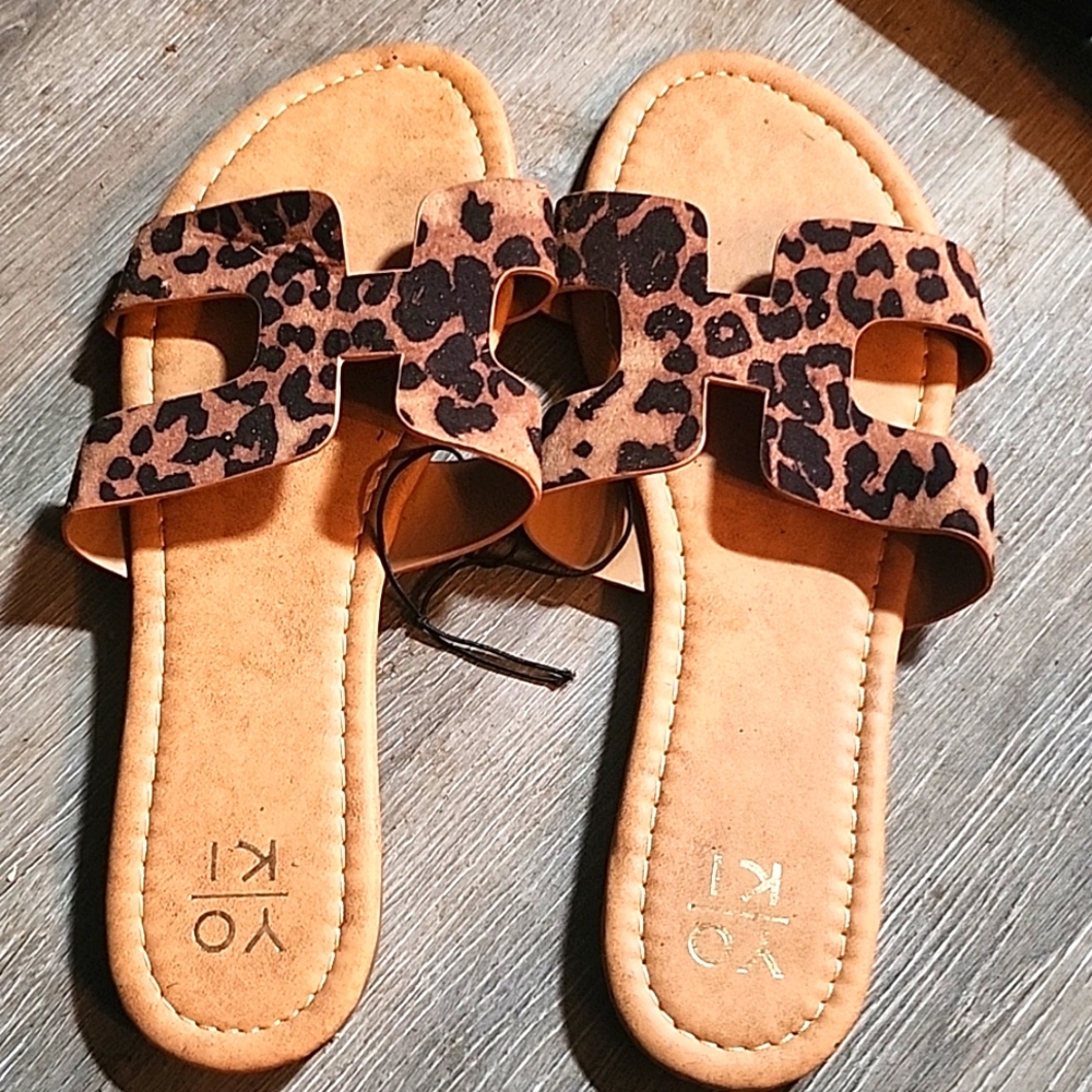 Yoki leopard print sandals